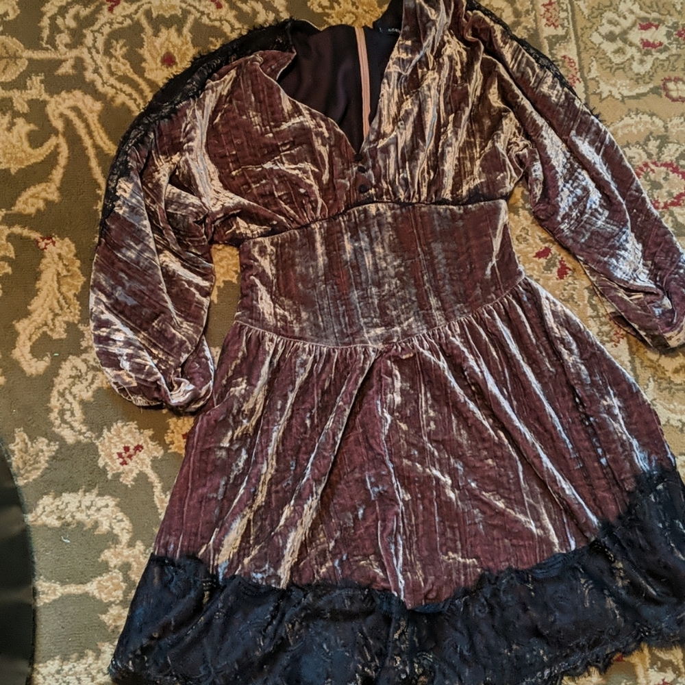 Mauve Crushed Velvet Dress with lace